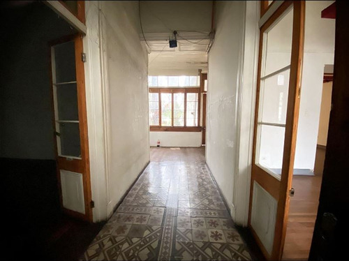 Local Comercial Con Potencial / Recoleta