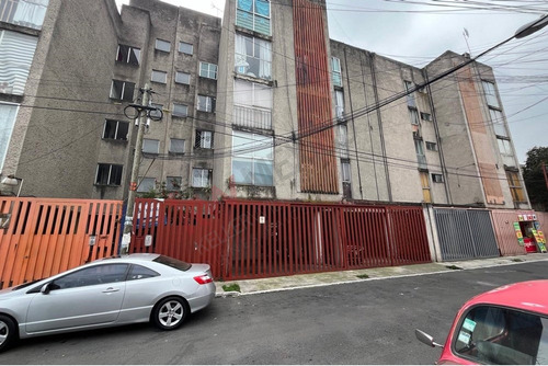 Venta De Departamento En 1° Piso En Colonia San José De Los Cedros, Cuajimalpa De Morelos