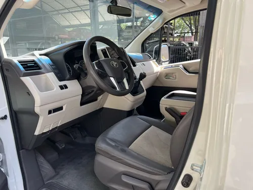 Toyota Hiace 2.7 Bus 15 Pas Mt