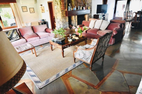 Muy Linda Casa En Mansa Ideal Para Vivir Todo El Año -ref:3738