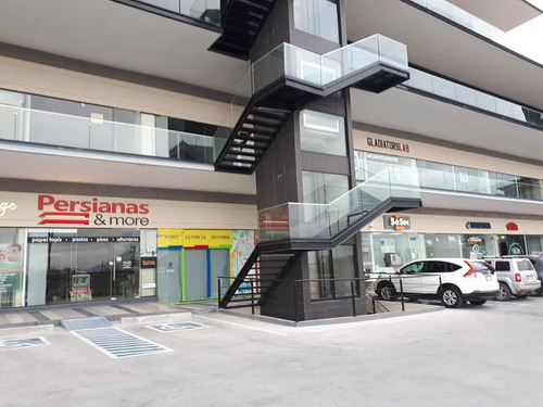 Imagen 4 de 5 de Venta Local Comercial Por Cumbres Del Sol Y Sector Alpes
