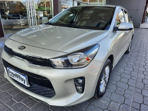 Imagen 4 de 21 de Kia Rio Ex 1.6 Mt6 L