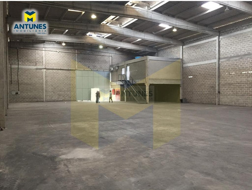 Imagem 2 de 12 de Alugue Galpão Proximo Aeroporto, Em Jardim Jordão 1.000m² - Ga-0228