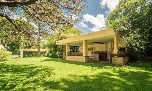 En Venta Exclusiva Propiedad En La Ciudad De Punta Del Este- Ref: 59023