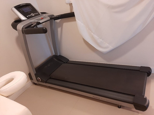 Esteira Life Fitness T3 (semi Nova)