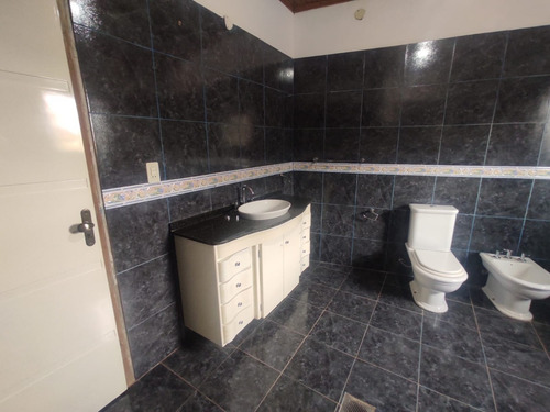 Imagen 6 de 16 de Vendo Resindencia En Encarnacion 185.000 Dolares