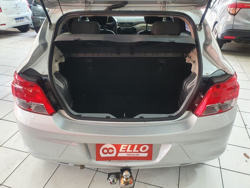 Imagem 3 de 10 de Chevrolet Onix Joy 1.0