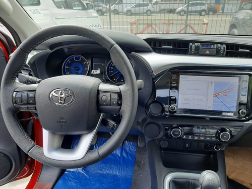 Toyota Hilux 2.8 Cd Srv 4x2 M/t 2020