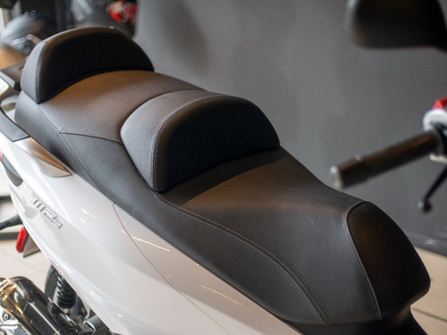 Imagen 6 de 19 de Piaggio Mp3 Blanco 500ie Business Italiana. Gran Oportunidad
