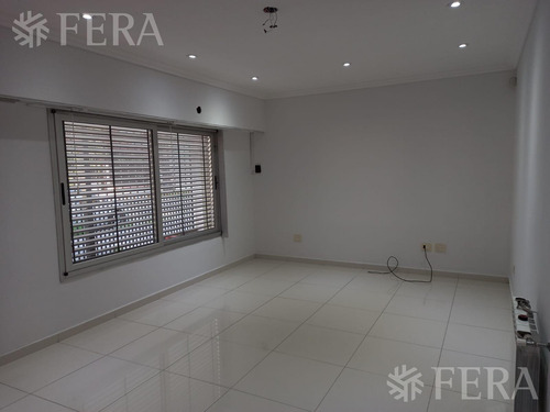 Venta De Casa De 4 Ambientes Con Cochera En Wilde