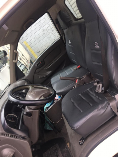 Kia Bongo 2.5 Std 4x2 Com Baú