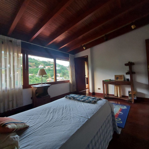 Imagen 27 de 30 de Venta De Casa En Prados Del Este 8h/ 9b/ 5p