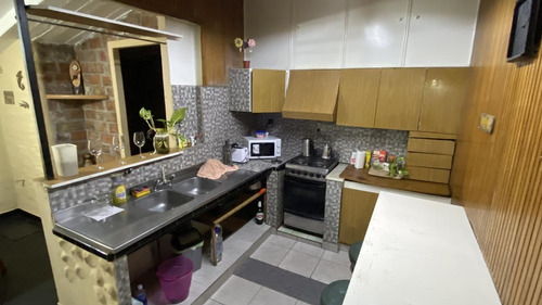 Imagen 5 de 11 de Casa - Mart.-fleming/panam.
