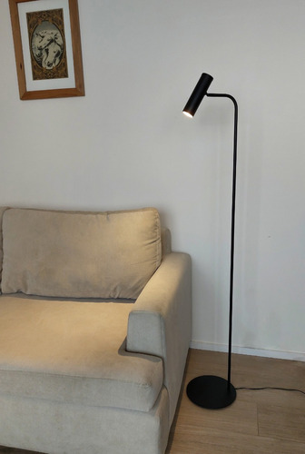 Lampara De Pie Only Declit Focal Direccionable
