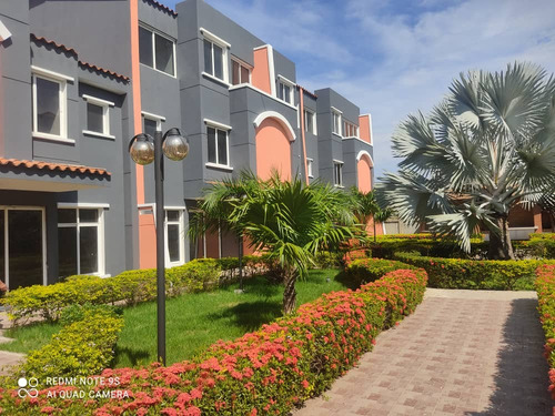 Imagen 3 de 12 de Century21 Ven Excelente Townhouse