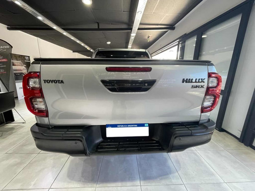 Imagen 5 de 18 de Toyota Hilux 2.8 Cd Srx 177cv 4x2 At