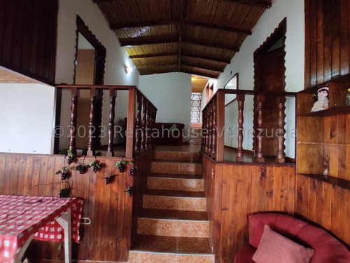 Casa Con Terreno En Venta En La Colonia Tovar. Ljsa 25-13565