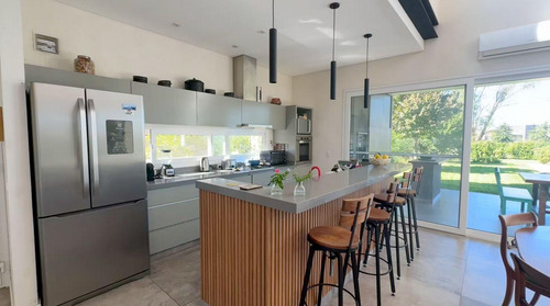 Casa Venta De 3 Dormitorios En Altos De Campo Grande