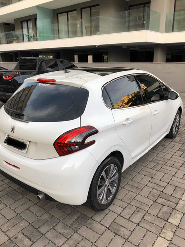 Peugeot 208 1.6 16v Griffe Flex Aut. 5p 2017
