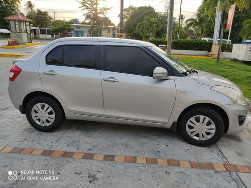 Imagen 7 de 15 de Dzyre Suzuki Swift Dzire Sedan