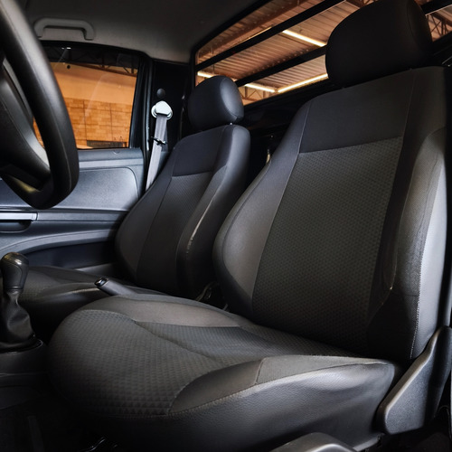 Volkswagen Saveiro 1.6 Robust Cab. Simples Total Flex 2p