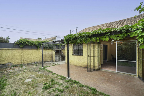 Casa En Venta De 3 Dorm. Trinidad/avda. La Florida