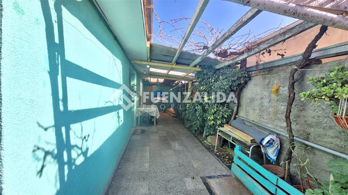 Casa En Venta De 5 Dorm. En Estación Central, Ymg