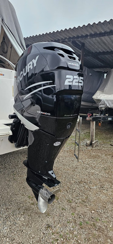 Lancha Focker 255 C/ Motor Mercury Verado De 225 Hp 4 Tempos