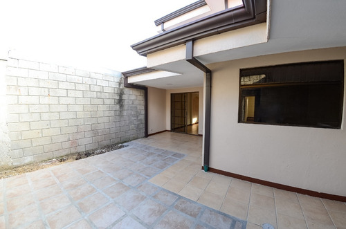 Imagen 10 de 23 de Linda Casa Ubicada En Jardines De Aguacaliente, Cartago