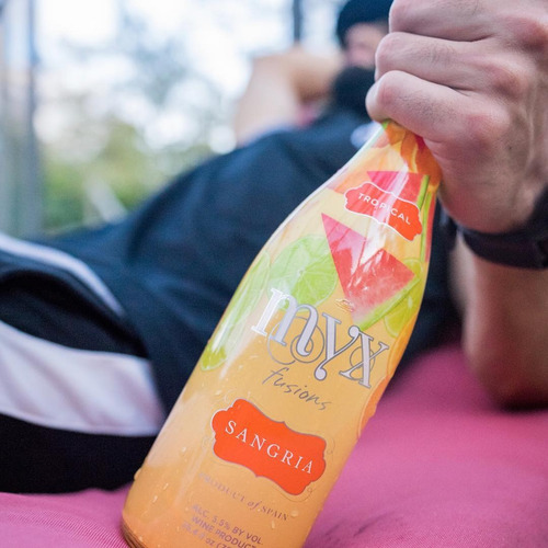 Vino Espumoso Myx Fusion Moscato Y Sangría Tropical 750ml