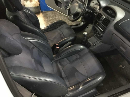 Renault Clio 1.6 Sport 2001