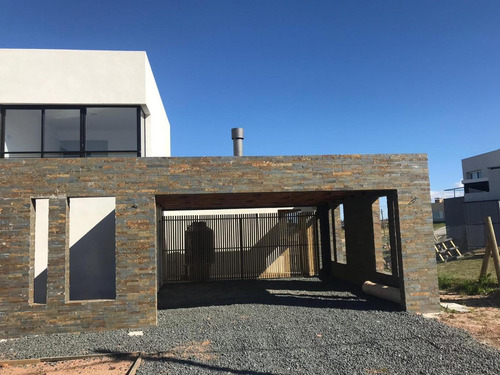 Venta Alquiler Casa 3 Dormitorios 3 Baños Mirador De La Tahona #383