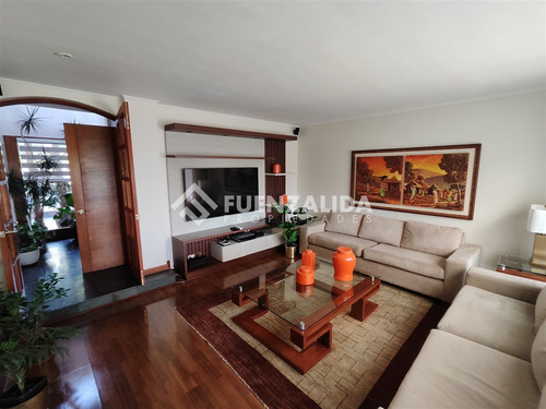 Casa En Venta De 5 Dorm. Condominio, San Carlos De Apoquindo
