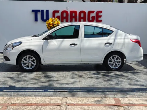 Nissan Versa 1.6 Drive Mt