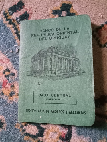 Antiguas Libretas De  Banco Caja De Ahorros Y Alcancias.