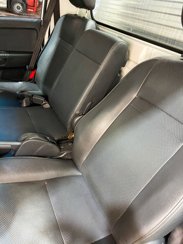 Imagem 5 de 6 de Kia Bongo C/ Baú + Cabine Suplementar 2018