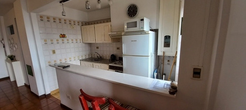 Imagen 6 de 10 de Departamento 2 1/2 Amb. C/cochera Excelente Ubicacion!!