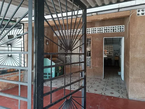 Casa Lote , En Excelente Ubicación Barrio Principal. Alto Flujo De Comercio.