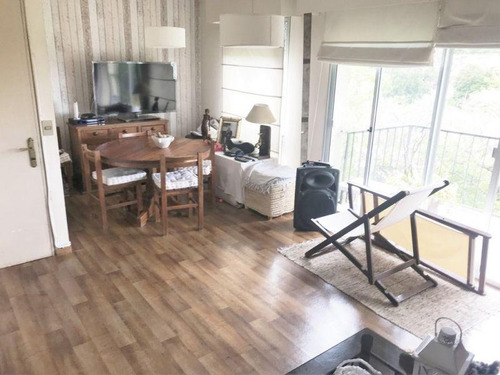 Imagen 2 de 9 de Venta De Apartamento Dos Dormitorios En Malvin Frente Al Parque