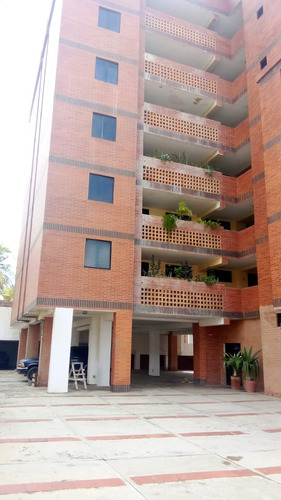 Apartamento En Venta En La Playa Tucacas Amoblado (hg)