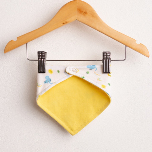 Imagen 2 de 4 de Babero Bandana Reversible Bebe Unisex
