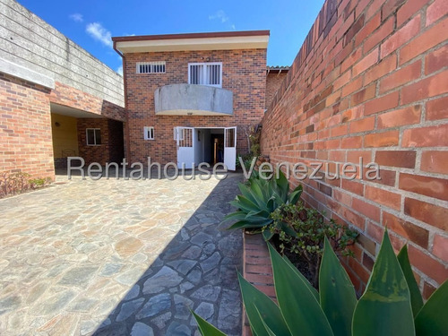 Casa En Venta En Alto Hatillo. Cecilia Gutierrez. 25-14886