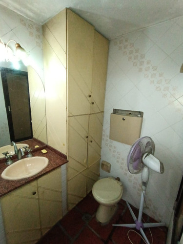 Excelente Chalet 4 Ambs Con Patio, Quincho, Gge