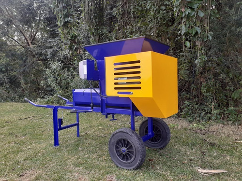 Imagem 6 de 10 de Maquina Embalar Silagem Manutec Eletrica