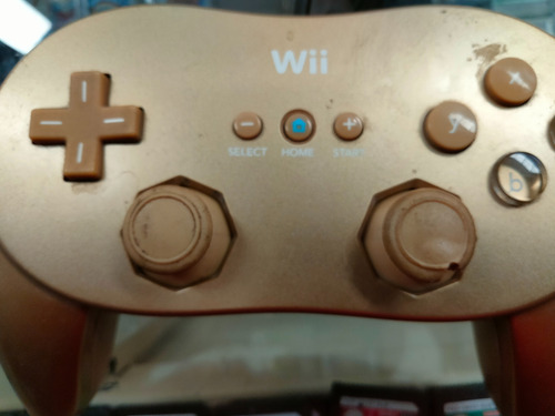 Controller Wii Pro Classic Dorado (Usado)