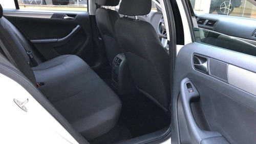Imagem 8 de 14 de Volkswagen Jetta 2.0 Trendline Flex 4p Tiptronic