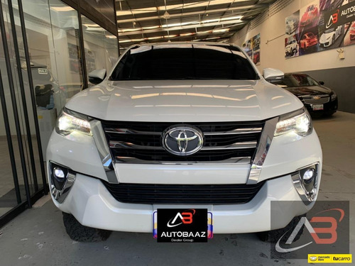 Imagen 2 de 13 de Toyota Fortuner Dubai Vxr