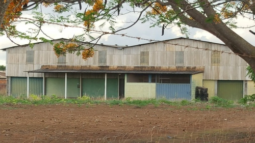 Imagem 2 de 14 de Vendo Terreno Escriturado 11.700m², Com Dois Galpões Grandes - Lotealexania