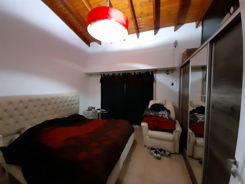 Venta Casa 319m2 Con Patio, Pileta Y Cochera En Don Bosco Quilmes, Apto Credito !!!