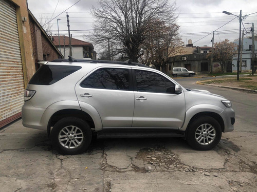 Imagen 6 de 10 de Toyota Sw4 2013 3.0 Srv Cuero I 171cv 4x4 4at